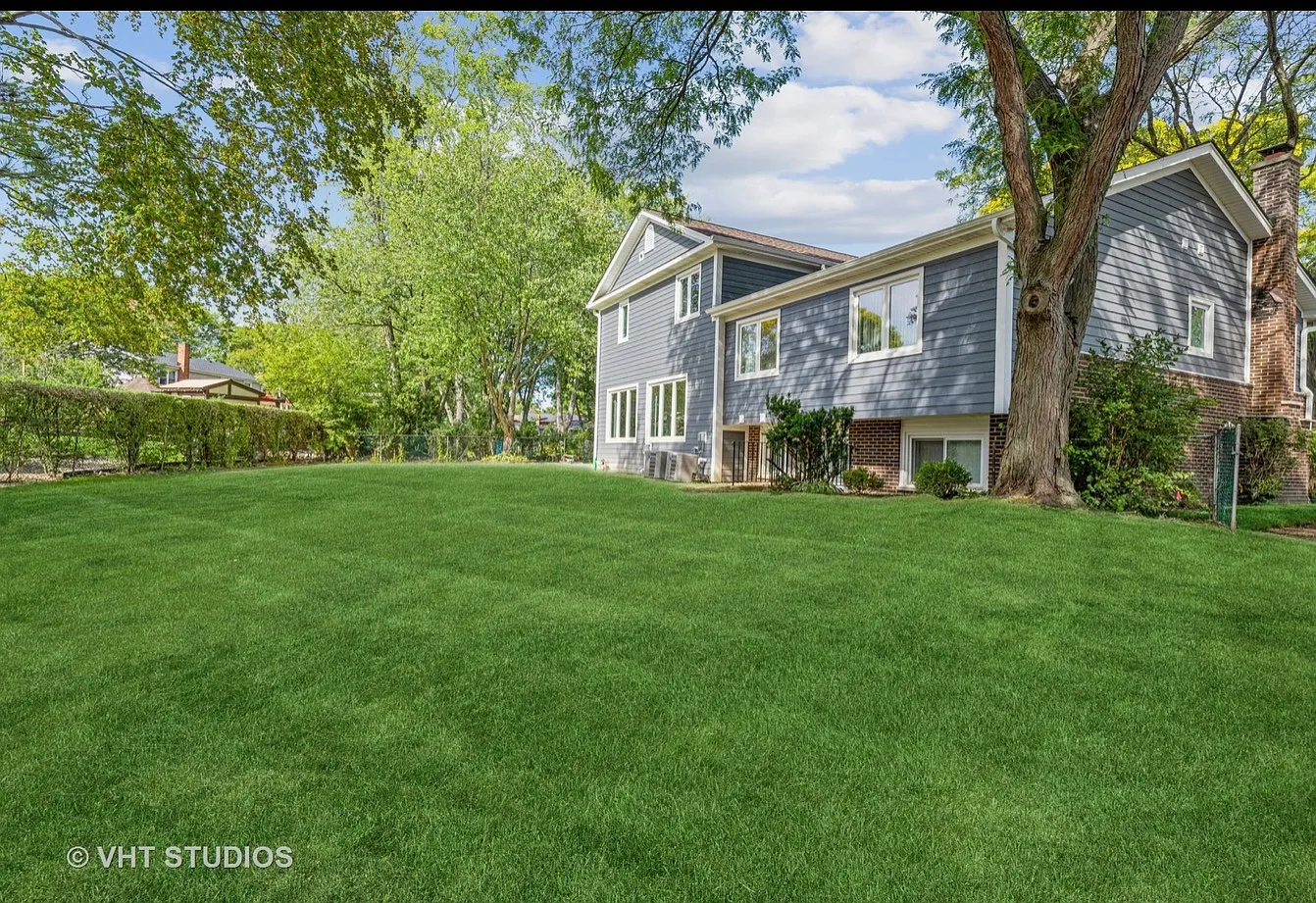 4 bed, 3850 sqft, $6,950 — Photo 2