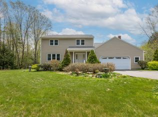 19 Alphonse Dr, Topsham, ME 04086