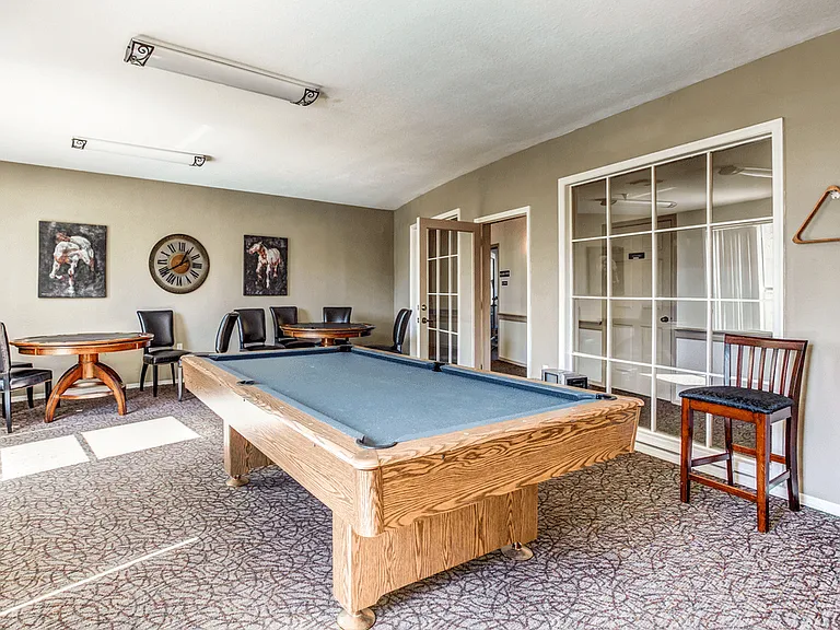 Lexington Club at Vero — Photo 19