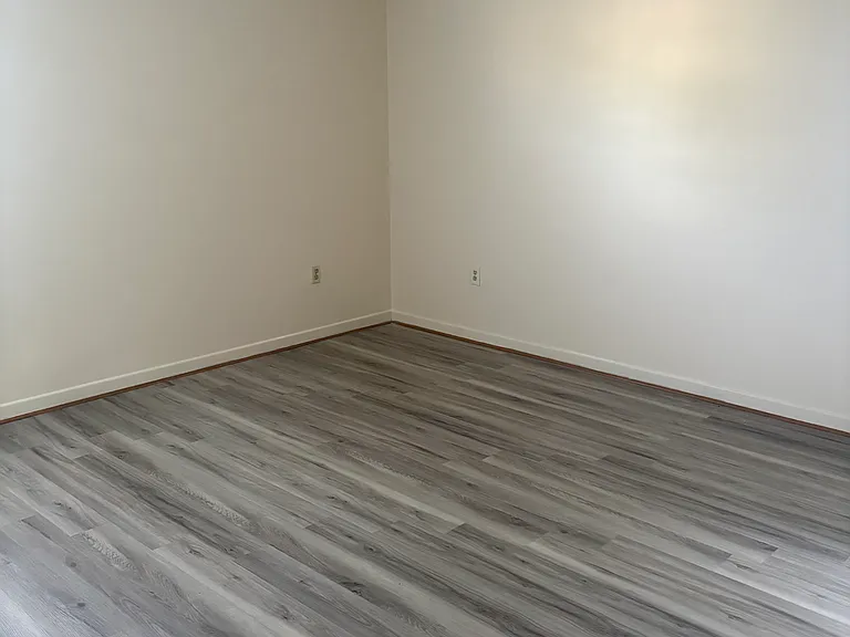 222 W Wheeler St — Photo 7