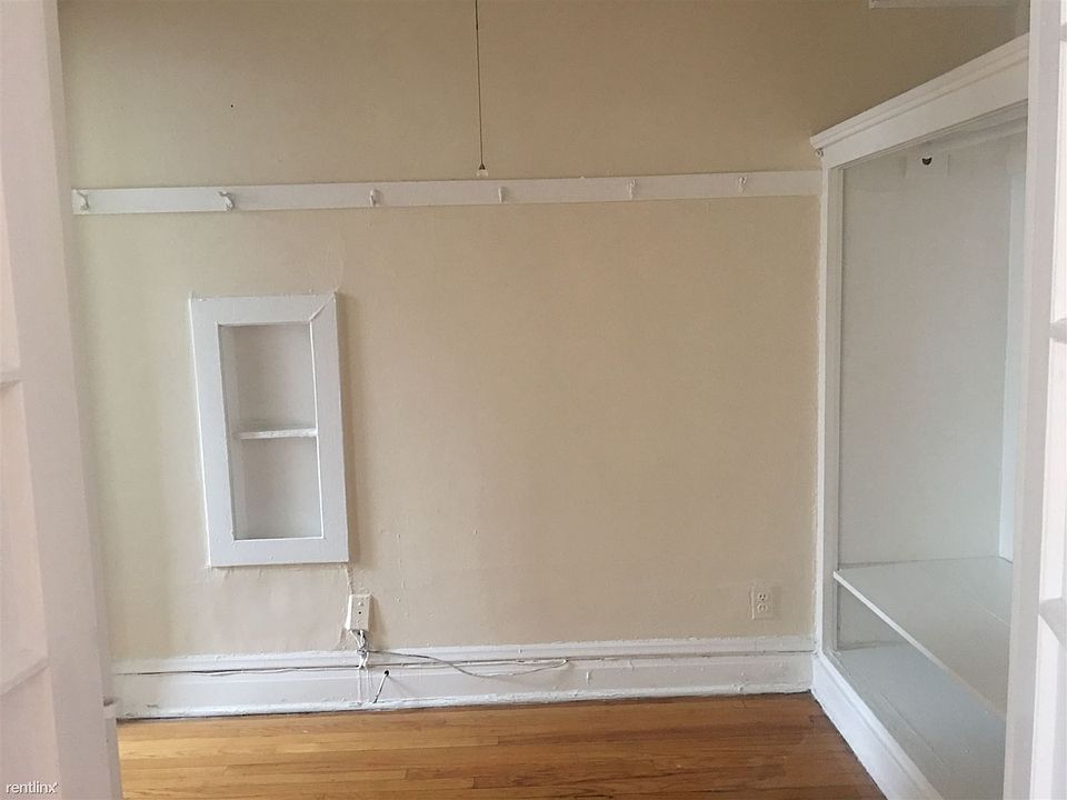 2nd image of 5465 S Everett Ave APT 208