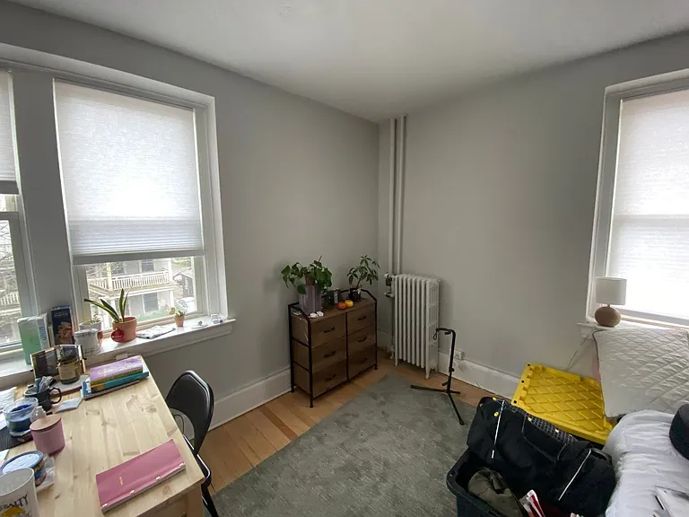 100 Howe Street — Photo 160