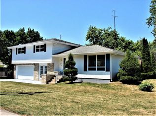 1405 W Hawkins St, Kankakee, IL 60901