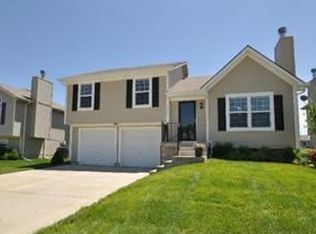 8627 NE 116th St, Kansas City, MO 64157