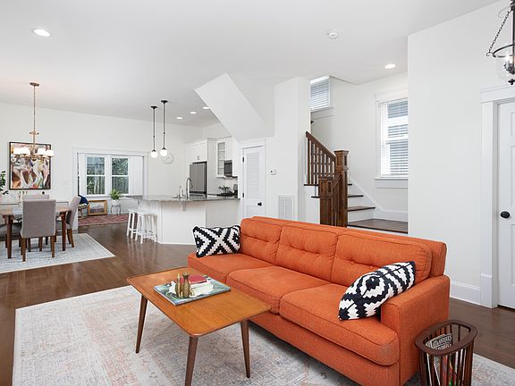 5th image of 507 Rosengarten Aly