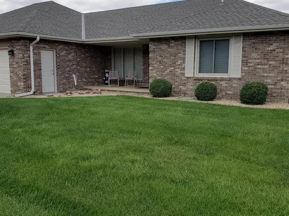 2 The Pnes, Beatrice, NE 68310