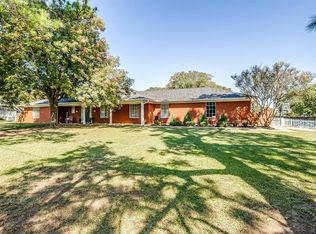 109 Hill Top Cir, Burleson, TX 76028
