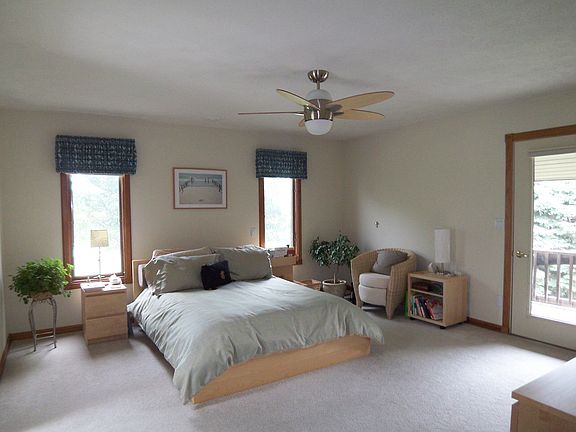 3rd image of 416 Parkview Ln
