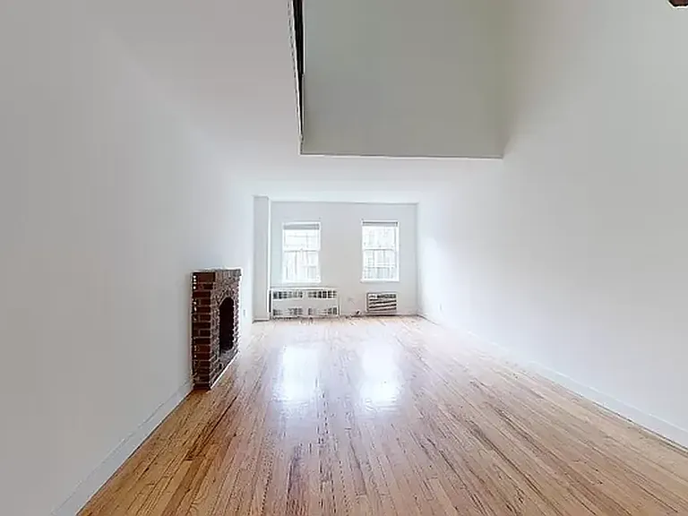 402 E 83rd St #5A — Photo 1