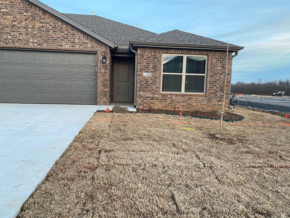 1st image of 452 Red Robin St #452