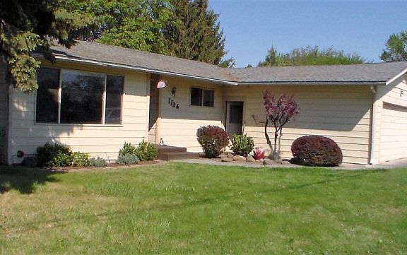 2nd image of 1126 Chestnut Dr