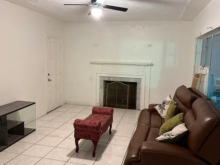 1124 NW 112th Ter #A — Photo 6