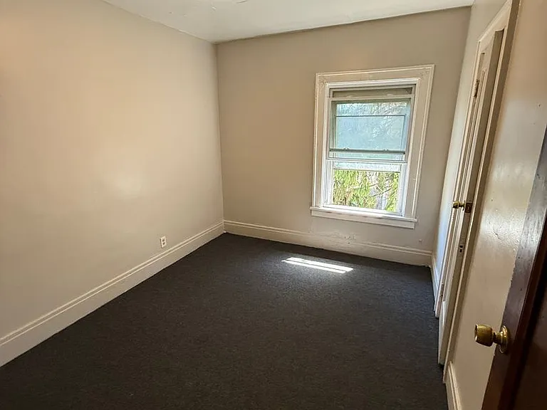 27 Carthage Dr — Photo 11