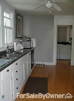 4th image of 725 King St