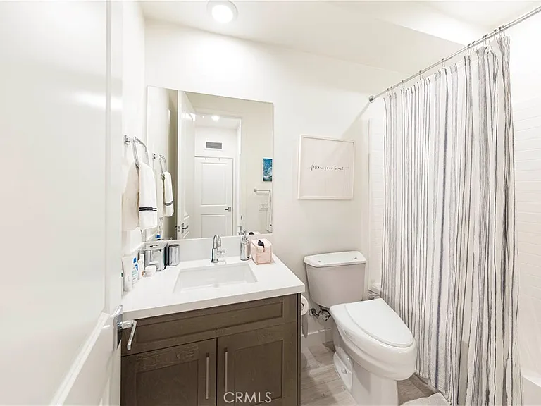 983 Doheny Way — Photo 22