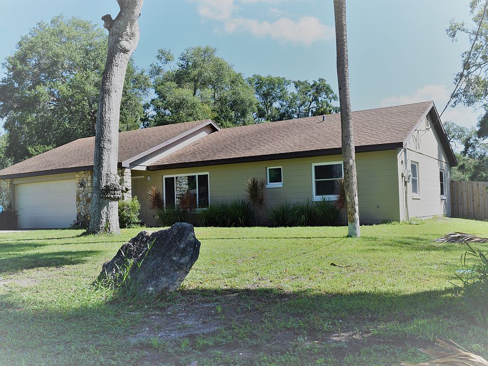 1st image of 1083 Roberts St