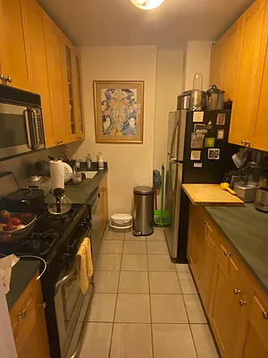 Rented by Akam Sales and Brokerage | media 4