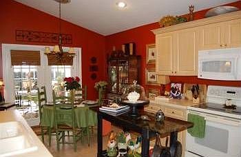 3rd image of 122 Jardin Ln