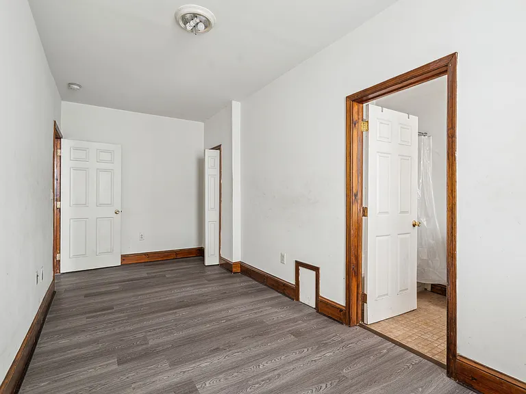 5101-21 Walnut St #26 — Photo 7