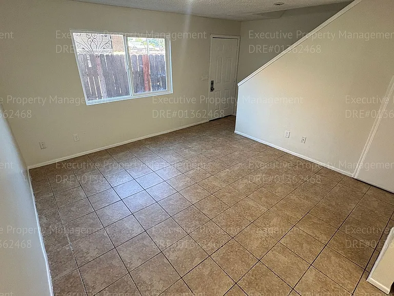 1405 Pacific St — Photo 5