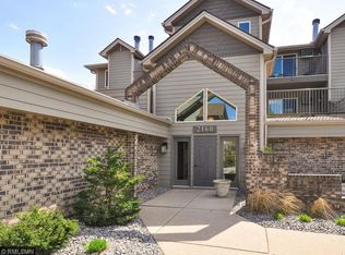 2160 Ridge Dr APT 23, Saint Louis Park, MN 55416