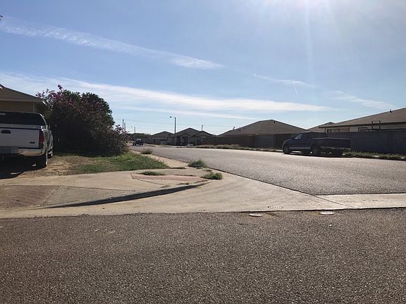 4th image of 2501 Comales Dr