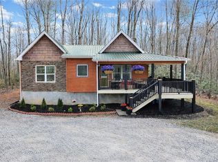 453 Ivy Hills Dr, Cleveland, GA 30528