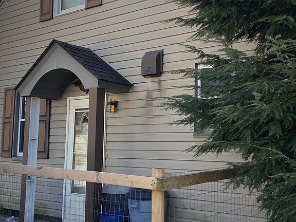 2nd image of 332 Margaret St