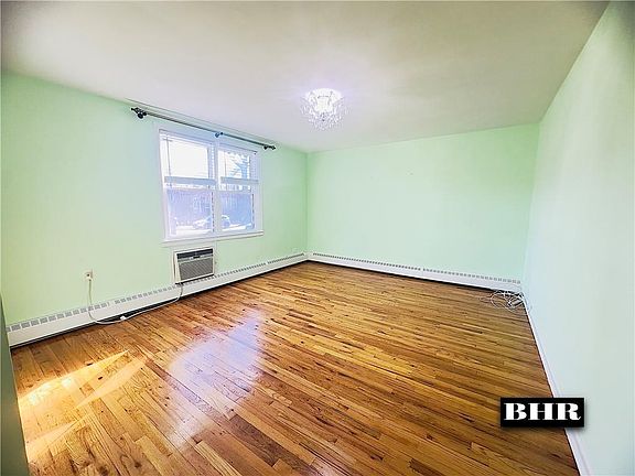 4th image of 2042 E 57th St #98A