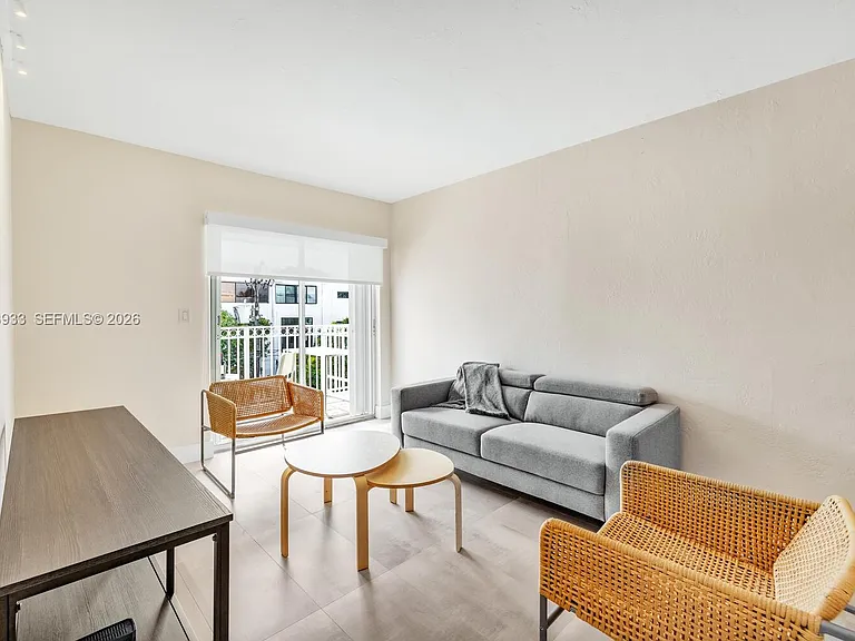 290 Sunrise Dr #312 — Photo 5