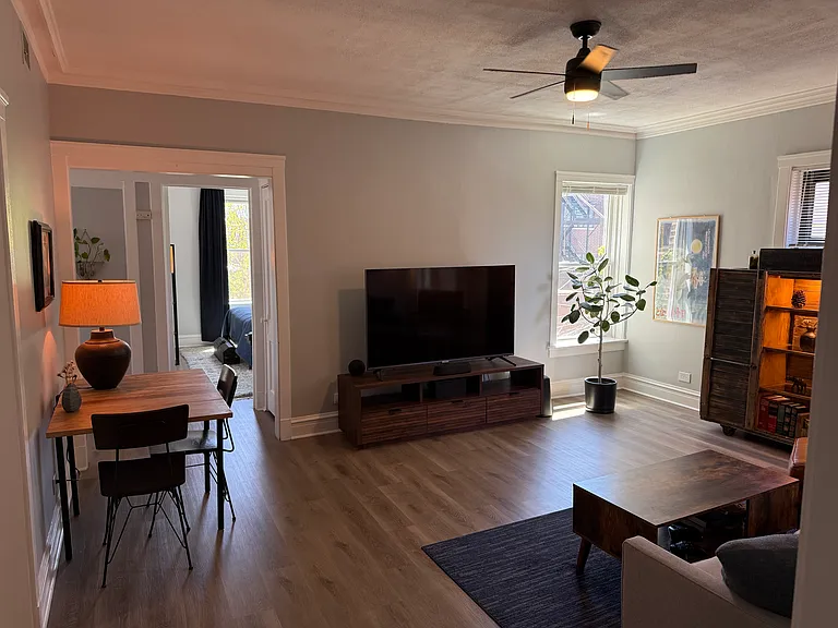 1457 W Foster Ave #3R — Photo 3