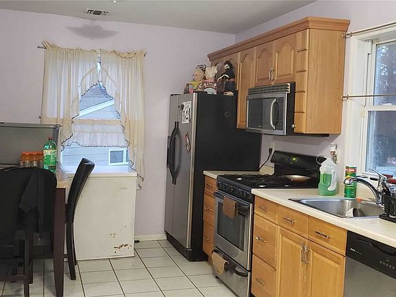 3rd image of 3 Gull Ln