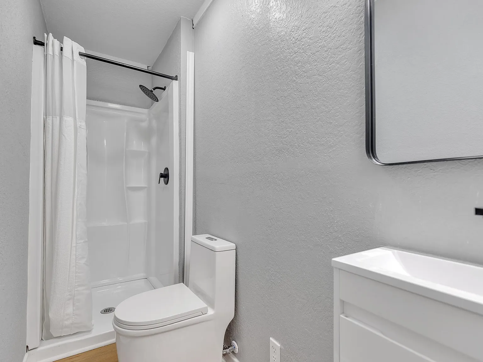 4 bed, 4.0 bath, 2970 sqft, $776 — Photo 3