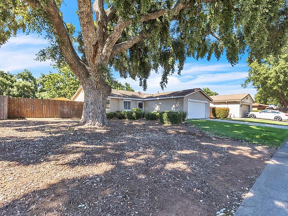 3rd image of 4272 Aubergine Way