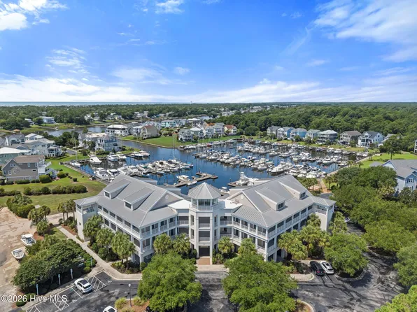2571 St James Drive SE Unit 202, Southport, NC 28461