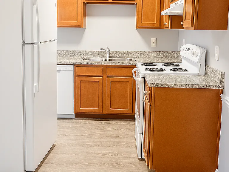 Woodhill Apartments — Photo 11