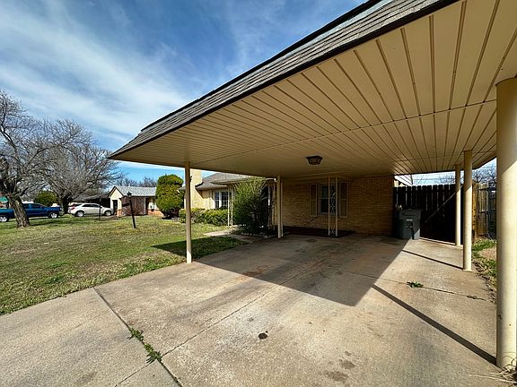 3rd image of 303 NW 31st St