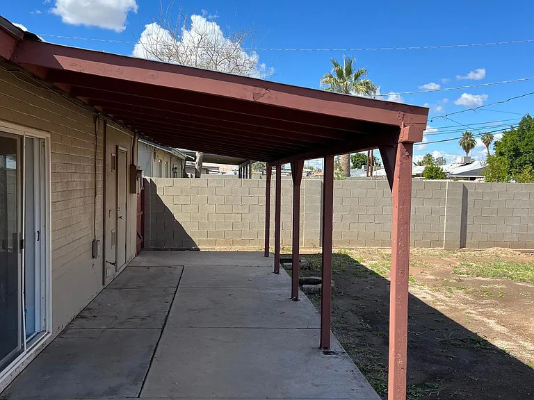 2250 W Hartford Ave — Photo 17