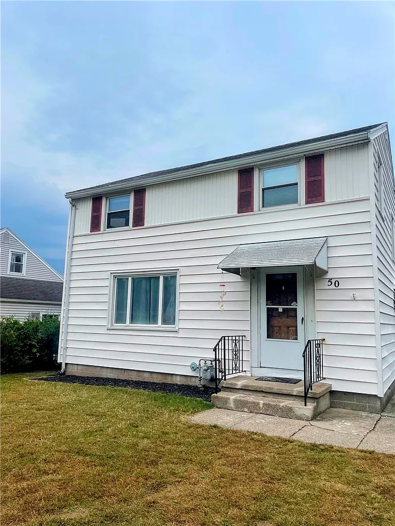 3 bed, 2.0 bath, 1296 sqft, $2,400 — Photo 2