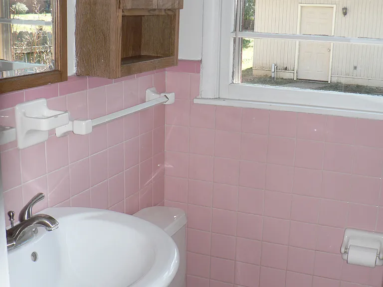 1900 Stevens Dr NE — Photo 10