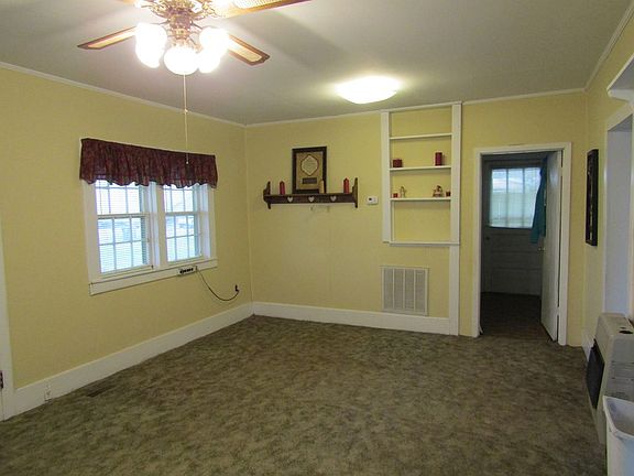 4th image of 203 Plum St