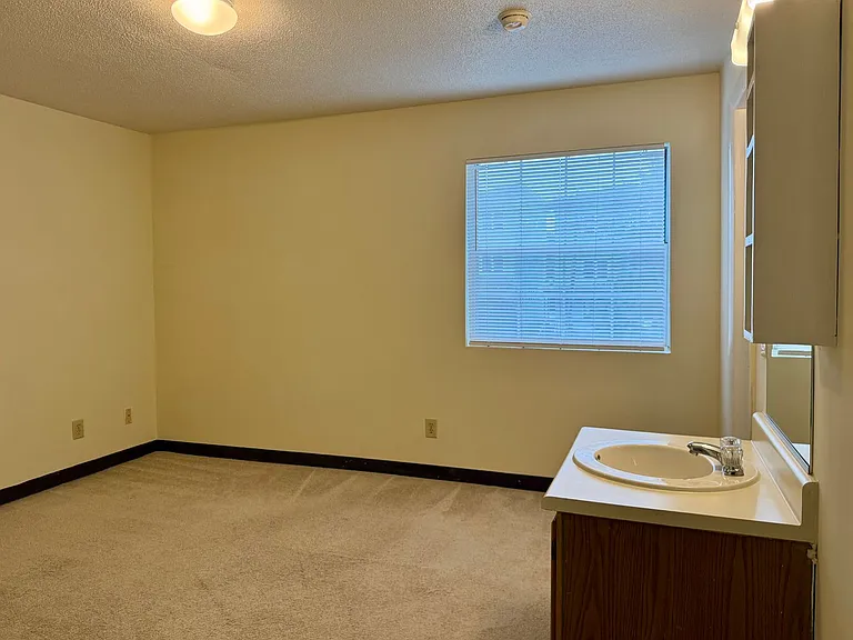 3802 Lexington Dr #E — Photo 13