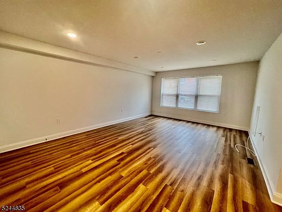 4th image of 103 Jewell St APT 1