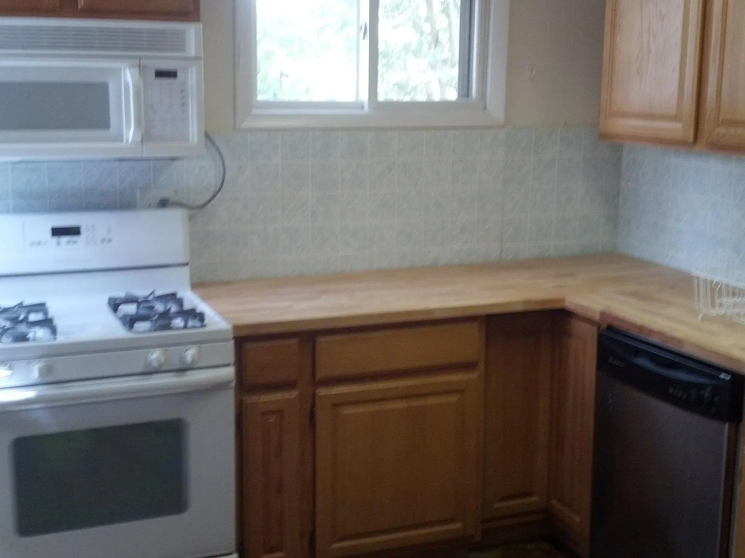 2 bed, 1400 sqft, $2,200 — Photo 3