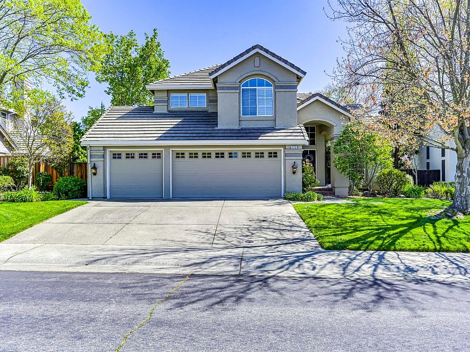 1st image of 132 Cruickshank Dr