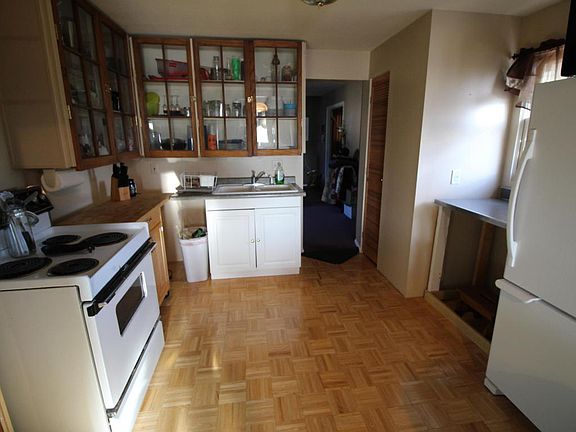 4th image of 124 4th St SE