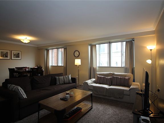 4th image of 128 N Craig St APT 402