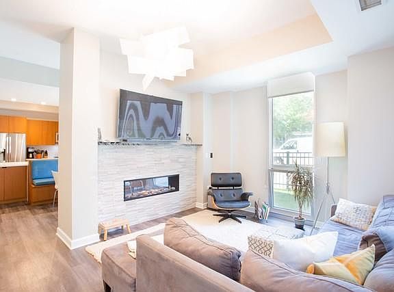 4th image of 1901 S Calumet Ave #13