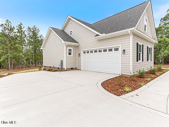 3rd image of 131 Longleaf Drive