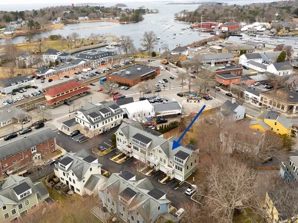 6 Summer St #D, Manchester, MA 01944